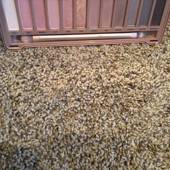 Urban Decay Naked 3 Palette - Picture 3 of 4